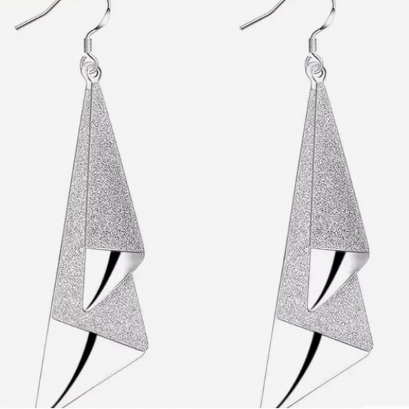Elegant Frost: Geometric Drop Fashion Earrings in Frosted Silver - Picture 6 of 13